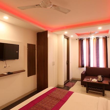 Hotel Sky Wood At Airport Nowe Delhi Zewnętrze zdjęcie
