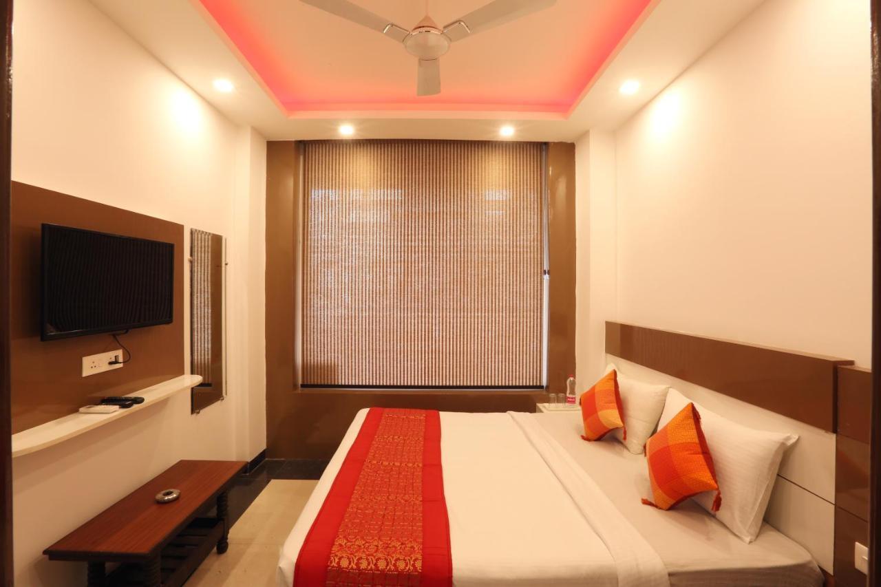 Hotel Sky Wood At Airport Nowe Delhi Zewnętrze zdjęcie
