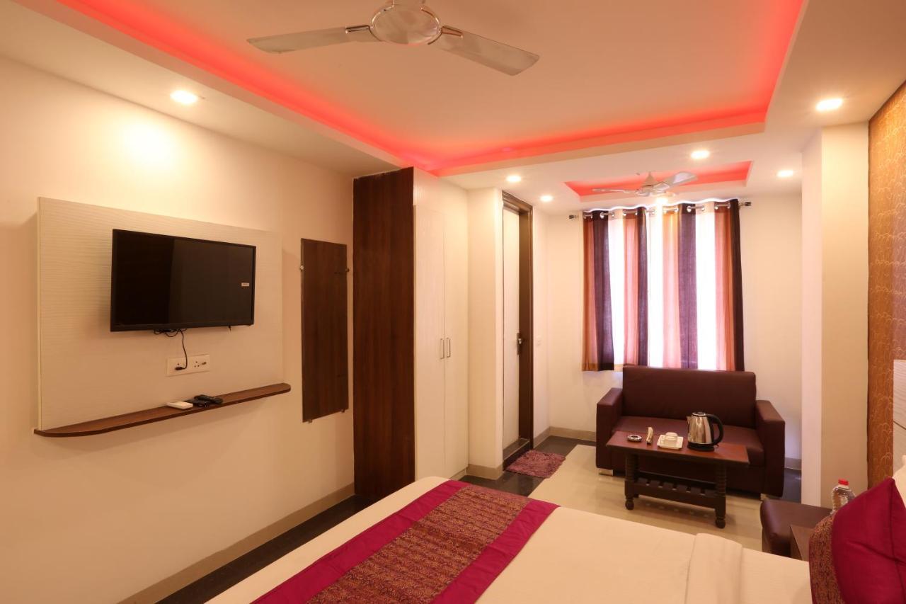 Hotel Sky Wood At Airport Nowe Delhi Zewnętrze zdjęcie