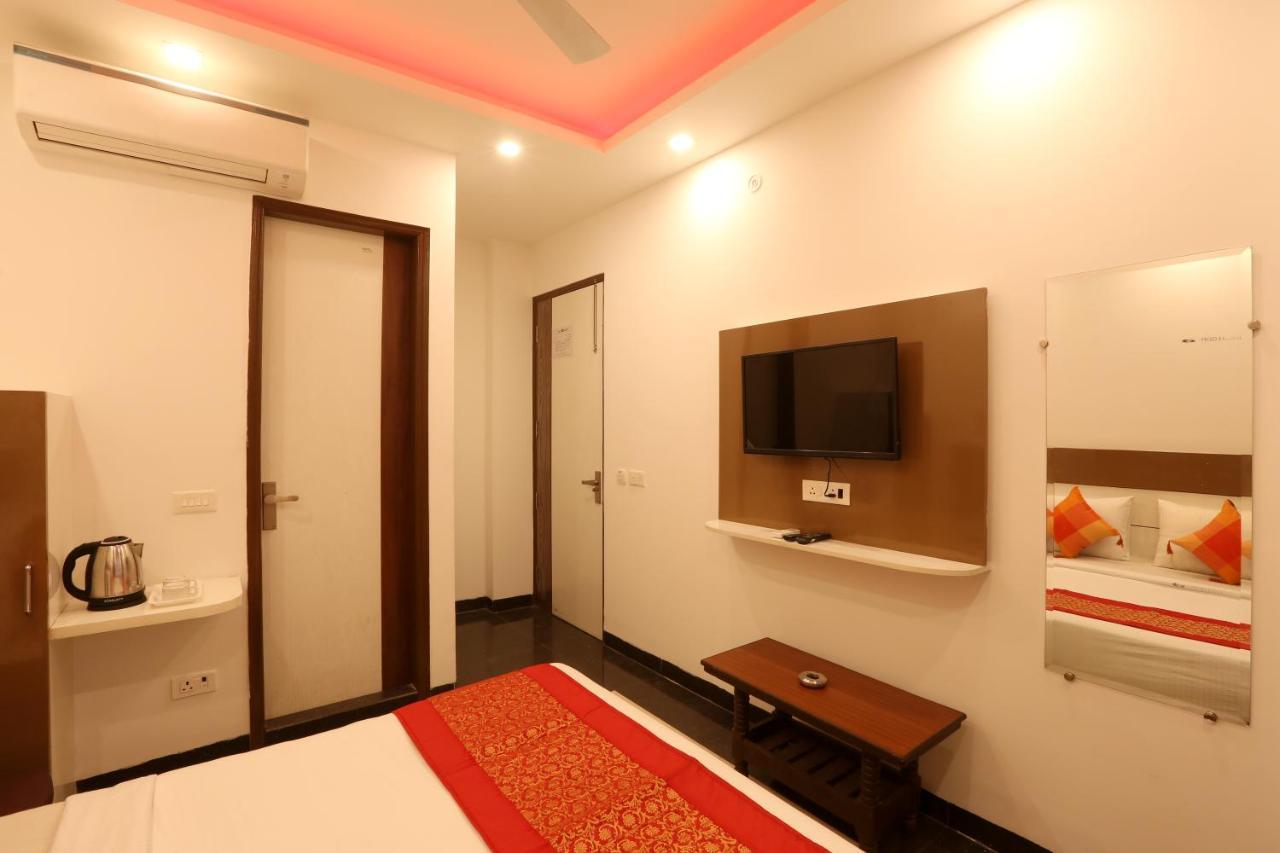 Hotel Sky Wood At Airport Nowe Delhi Zewnętrze zdjęcie